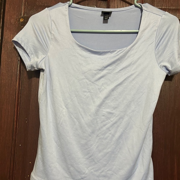 BUNDLE 2 GIRLS SHORT SLEEVE TOPS - Picture 2 of 3